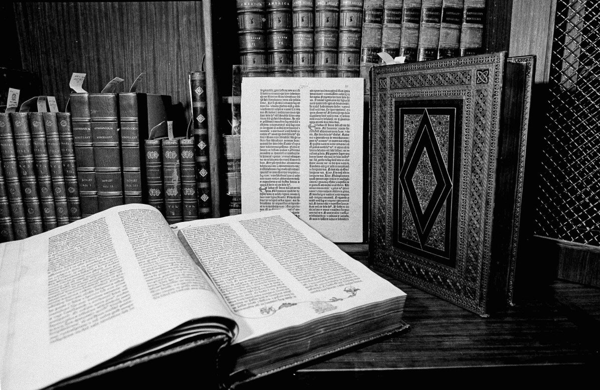 Không chỉ là một cuốn sách: Gutenberg Bible là gì? Và tại sao nó vẫn quan trọng sau 500 năm từ khi được in?